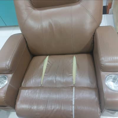 Recliner with full electric functionality
