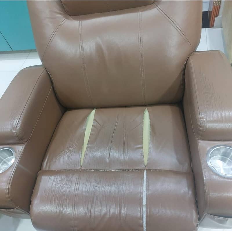 Recliner with full electric functionality 0