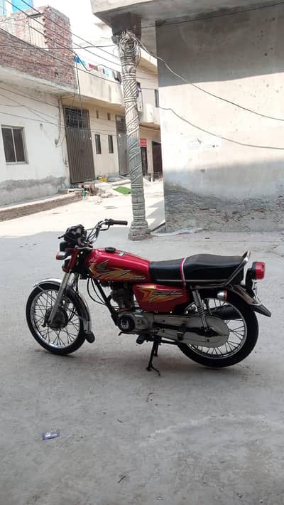 Honda 125 2020 model total genuine condition 03354388050