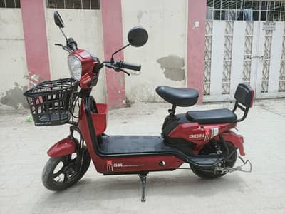 Electric scooty china made 350 watt hub motor