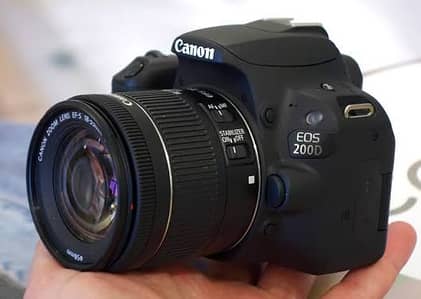 EOS 200D DSLR Camera | Excellent Condition | 24.2MP | Full HD | Wifi