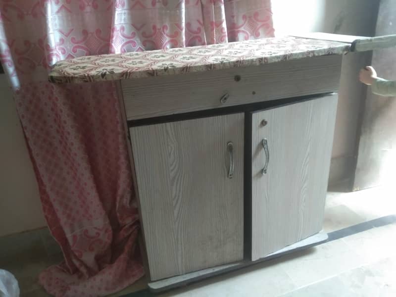 iron table 0