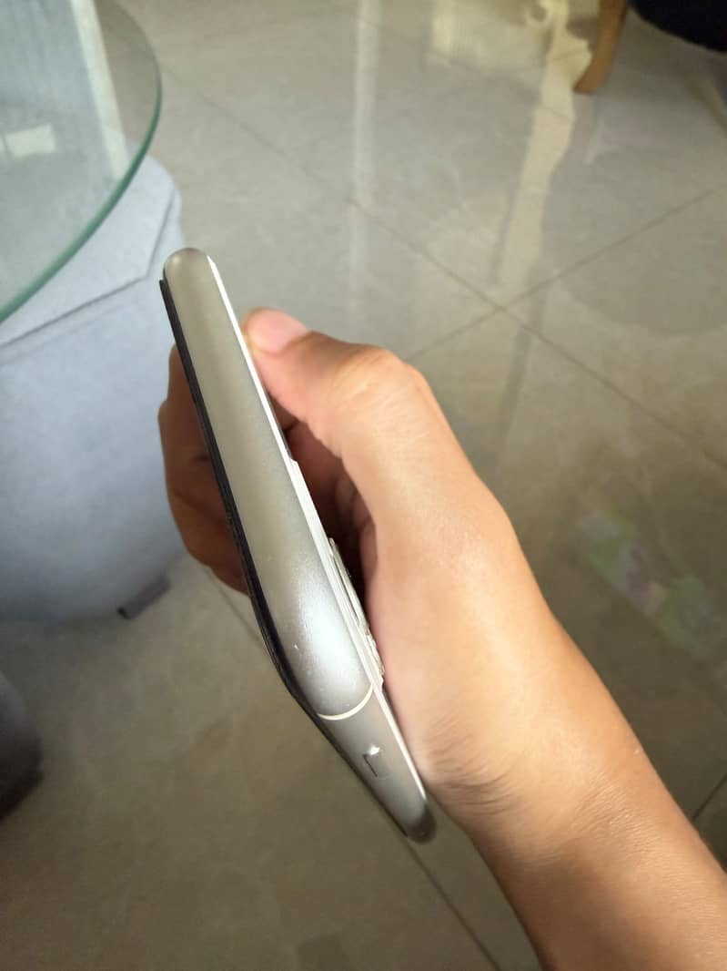 Apple iPhone 11 6