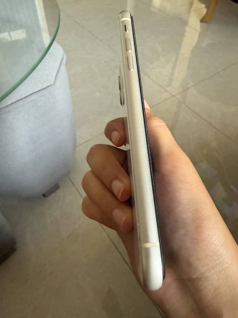 Apple iPhone 11 8