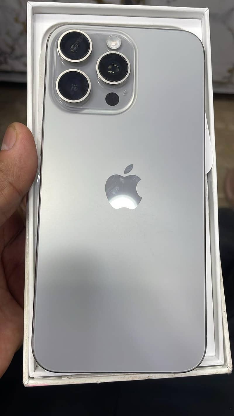 Apple iPhone 15 plus 0