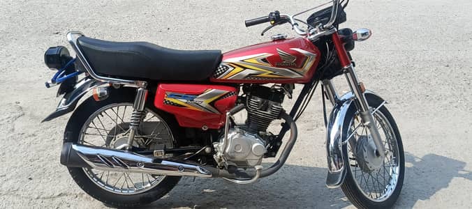 Honda 125 2024/2025 sticker 8 month ki bike