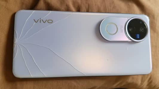 Vivo V50
