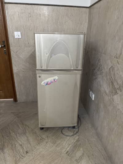 Dawlance medim size fridge with seperate freezer door