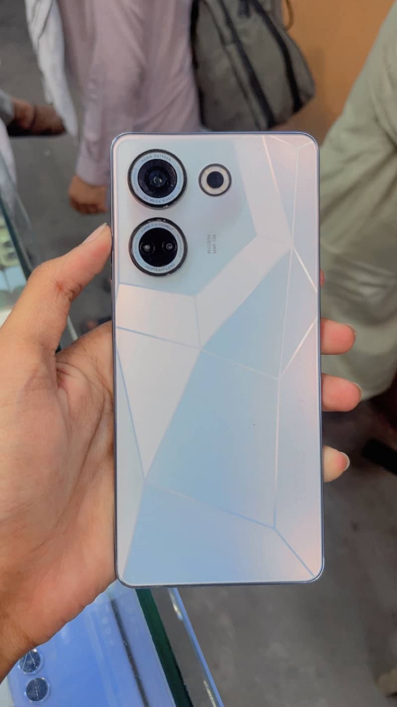 Tecno CAMON 20 0
