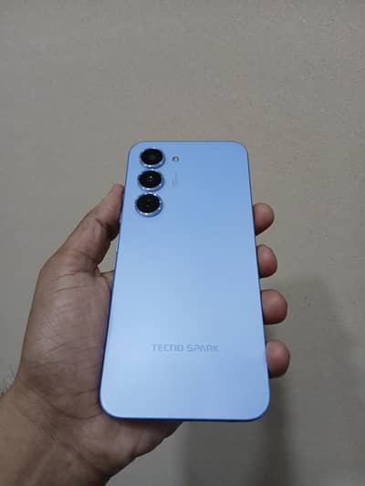 Tecno Spark 40 pro 8Gb 256Gb ( 5 Months warranty) 10/10 only phone
