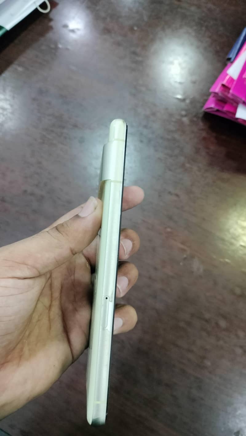 Google Pixel 7 4