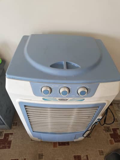 Air cooler with ice pad