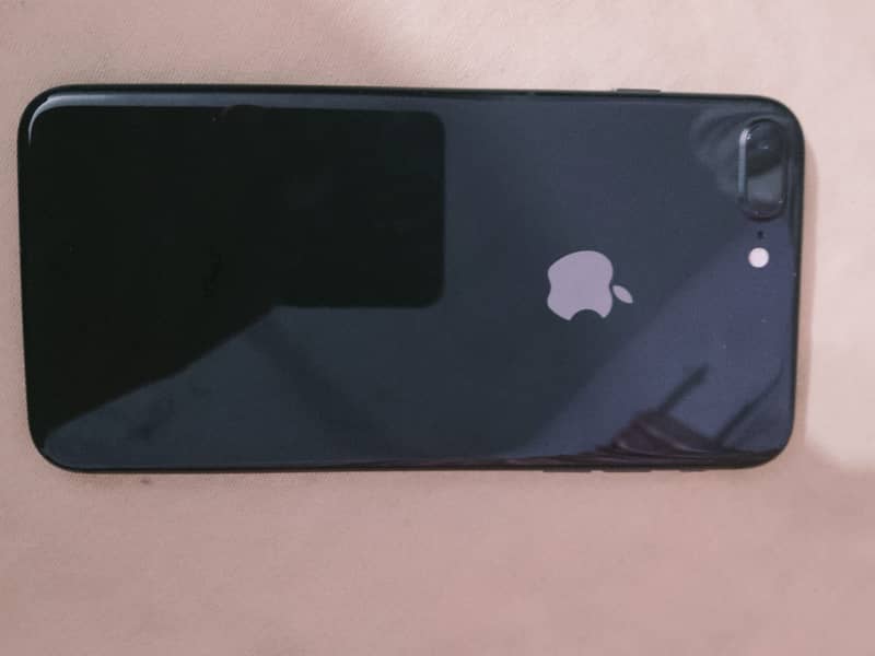 Apple iPhone 8 Plus 1