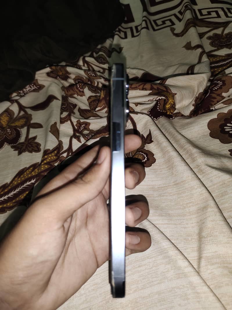 Apple iPhone 13 Pro 4