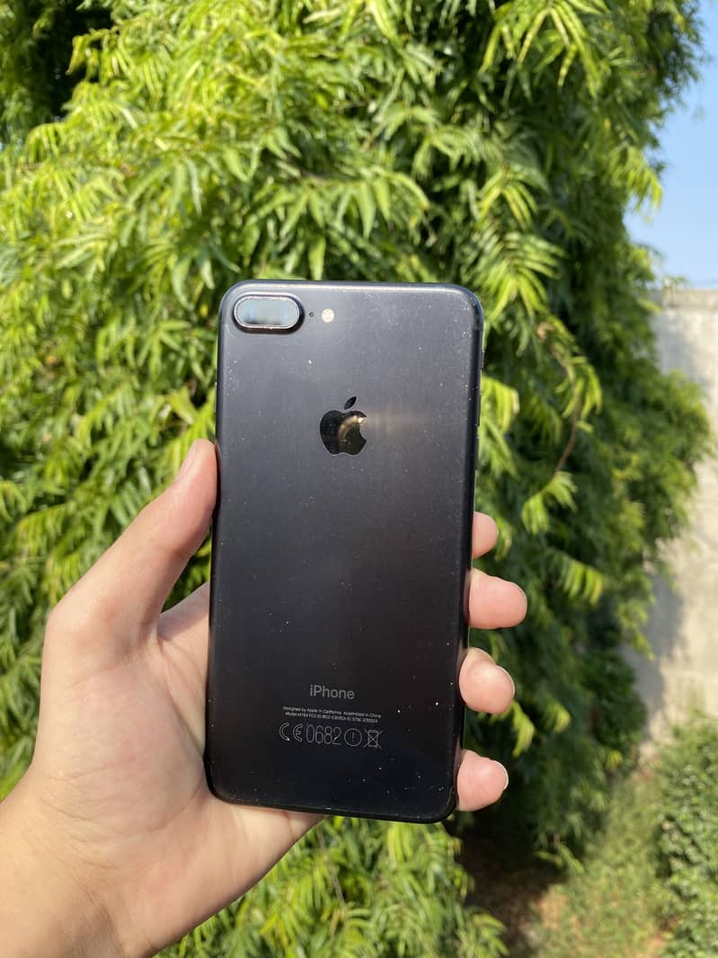 Apple iPhone 7 Plus 0