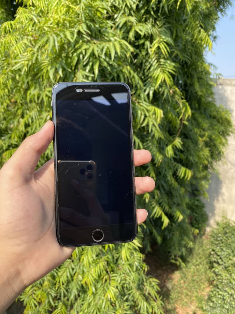 Apple iPhone 7 Plus 2