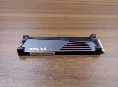 Samsung 990 pro 2tb with heatsink (100% health)