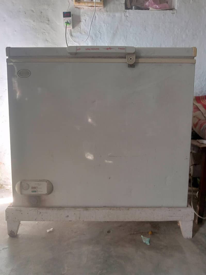 waves deep freezer 0
