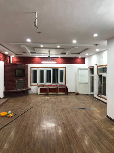 1 kanal new upper portion available for rent