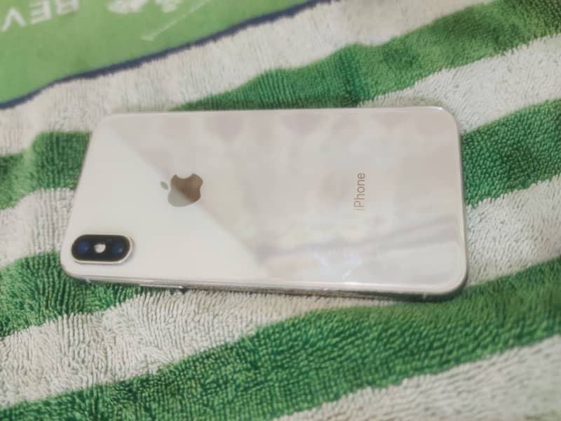Apple iPhone X 4