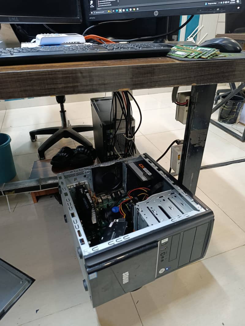 Laptop/Desktop/Network/CCTV Servics (https://www. facebook. com/VisionC) 1