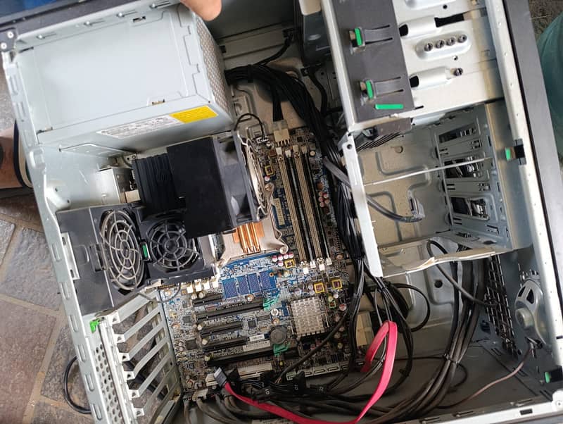 Laptop/Desktop/Network/CCTV Servics (https://www. facebook. com/VisionC) 9
