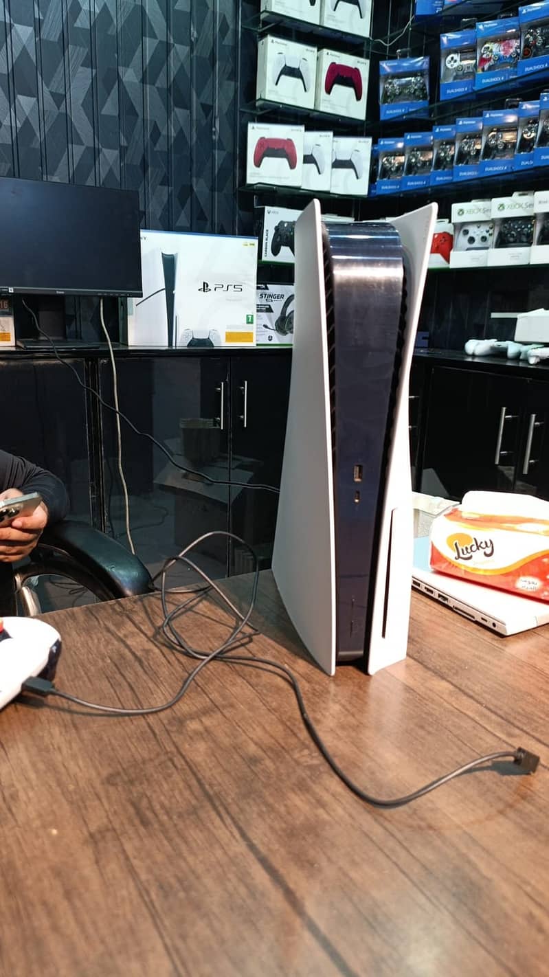 Laptop/Desktop/Network/CCTV Servics (https://www. facebook. com/VisionC) 17