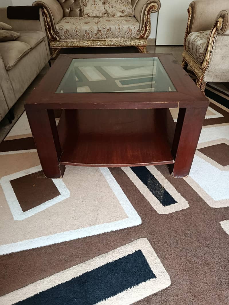 Center table 0