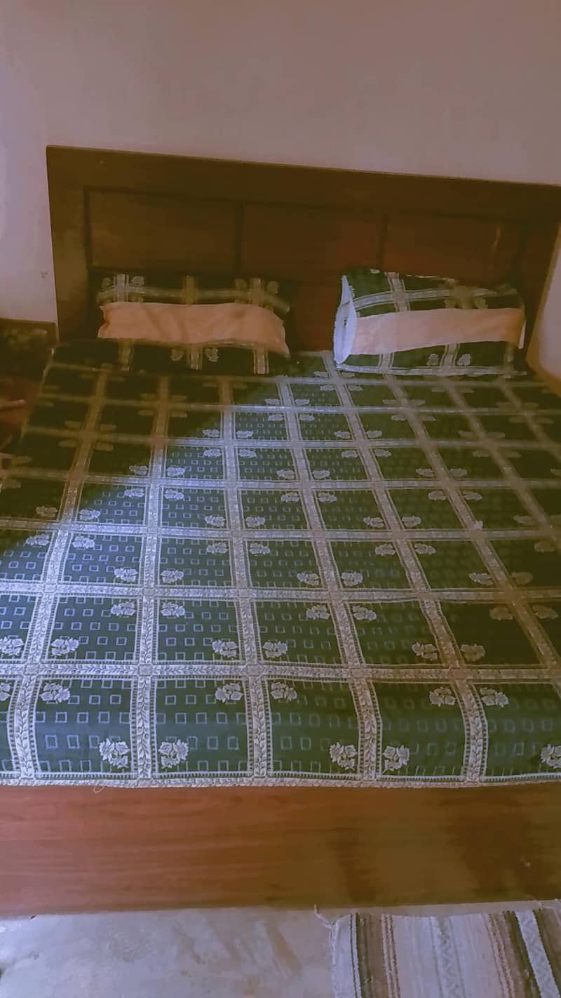 king size bed 0
