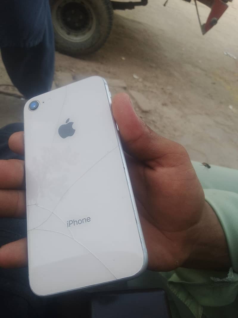 Apple iPhone 8 0