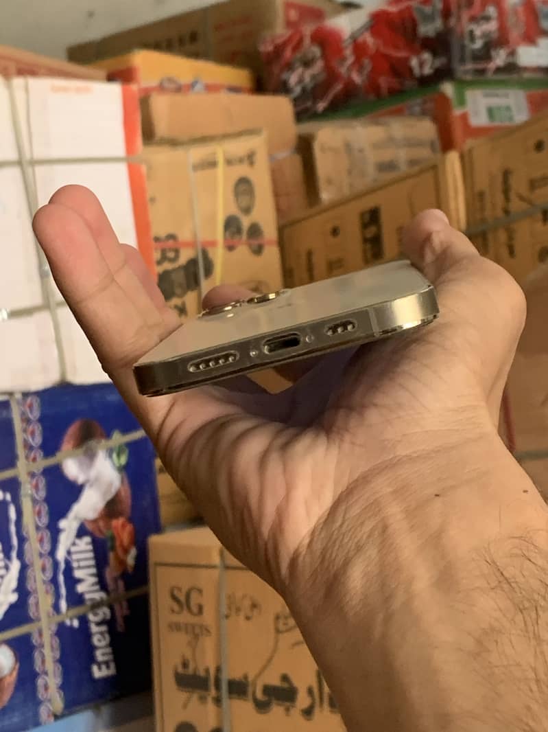 Apple iPhone 12 Pro 2