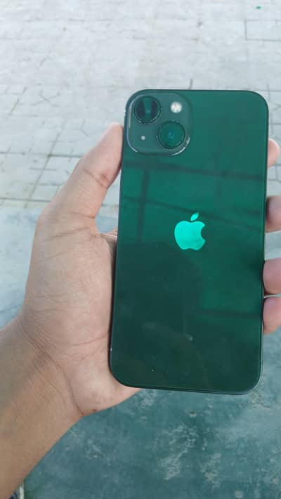 Apple iPhone 13