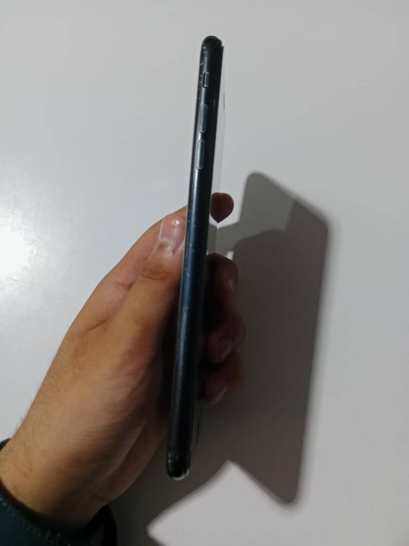 Apple iPhone 7 Plus 2