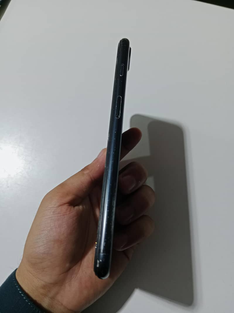 Apple iPhone 7 Plus 3
