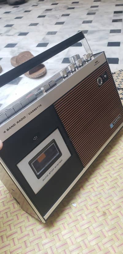 Sanyo Radio tape new wight transiater
