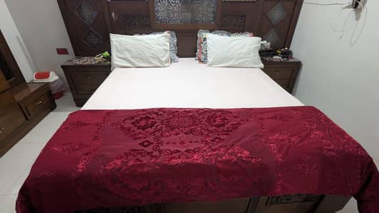 Furniture bedroom set