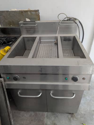 Excellent fryer available for sale, running condition, no fault