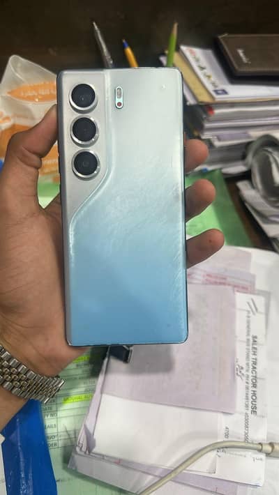 Tecno CAMON 40 Pro