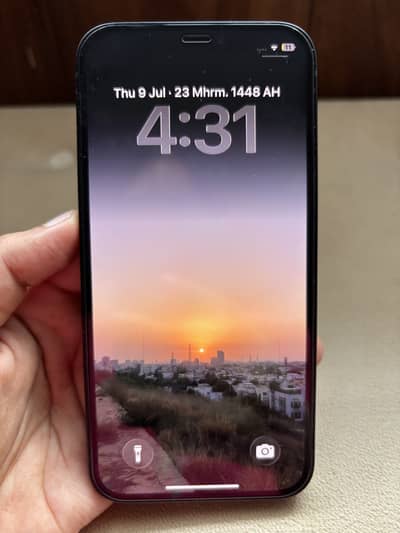 Apple iPhone 12