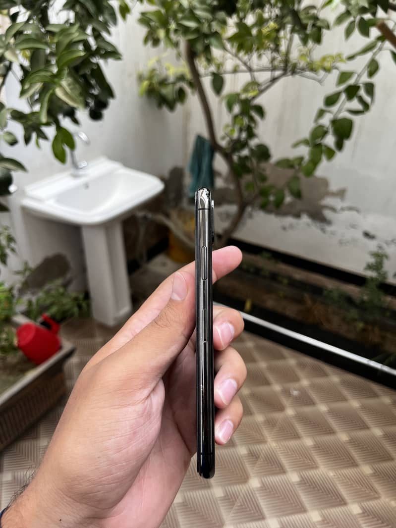 Apple iPhone X 1