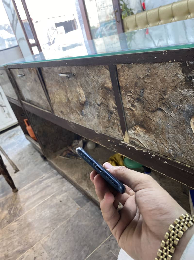 Apple iPhone 7 2
