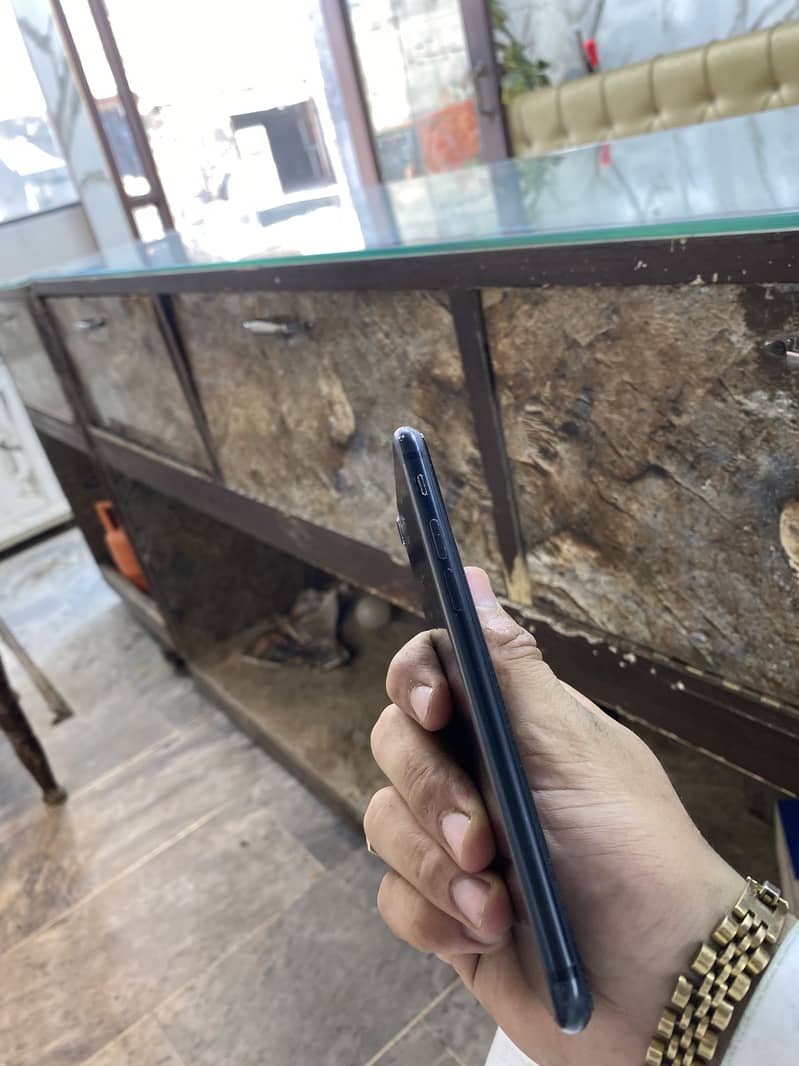 Apple iPhone 7 4