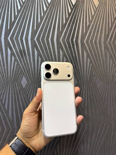 Apple iPhone 17 Pro Max,256GB, 100% FU, 4 MONTH SIM TIME