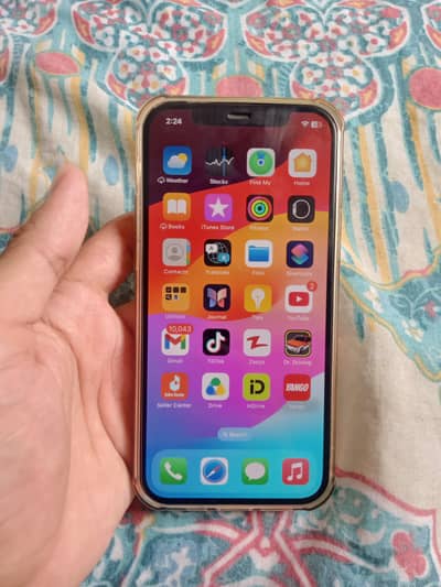 Apple iPhone 12