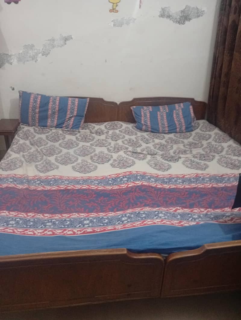 SOLID SINGLE BEDS 1