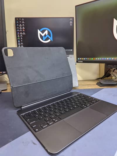 Apple Magic Keyboard for iPad Pro 13 inch (M5)