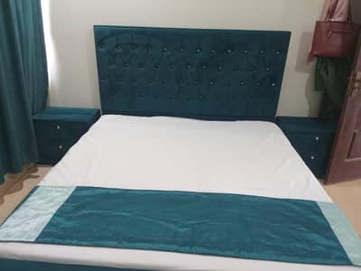 Lahore velvet bed for sale urgently