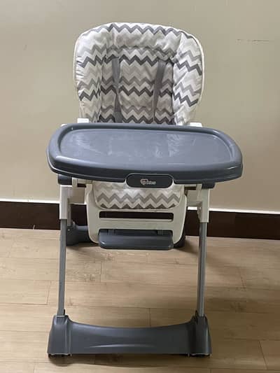 Tinnies baby high /dinning chair