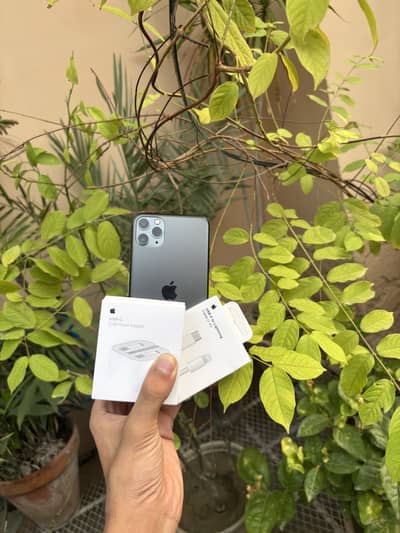 Apple iphone 11 pro max 256Gb waterpack