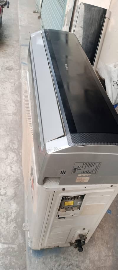 gree g10 1.5 TON DC INVTR gas store totally joinin